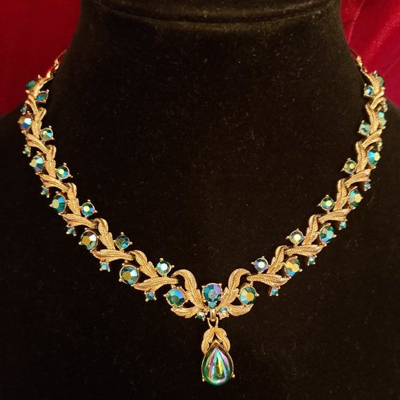 Coro Dazzling Vintage Necklace - Picture 8 of 8